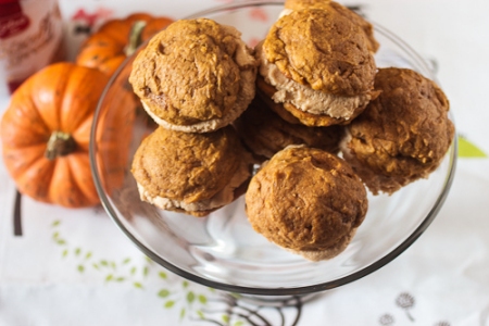 Halloween Recipes: Pumpkin Whoopie Pies with Biscoff Cream