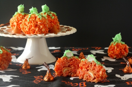 Halloween Recipes: Candy Stuffed Rice Crispy Treat Pumpkins
