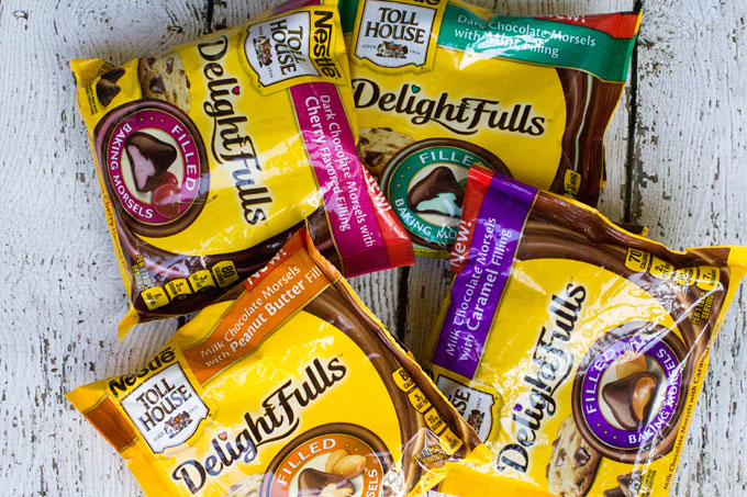 Nestle DelightFulls Recipes: Chocolate Peanut Butter Filled Cupcakes #TollHouseTime #NestleTollHouse #sp